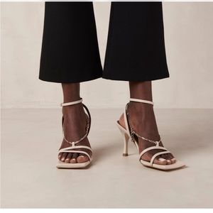Alohas chain strap sandal